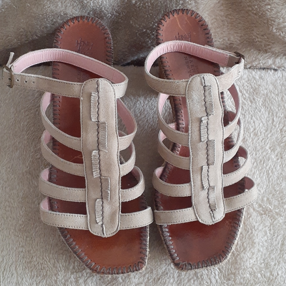 VINTAGE😄 Barneys New York wedge